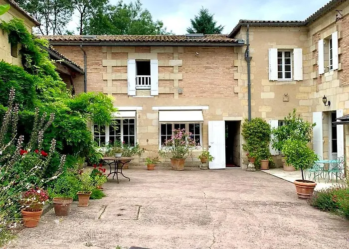 Chateau Le Baudou 3*